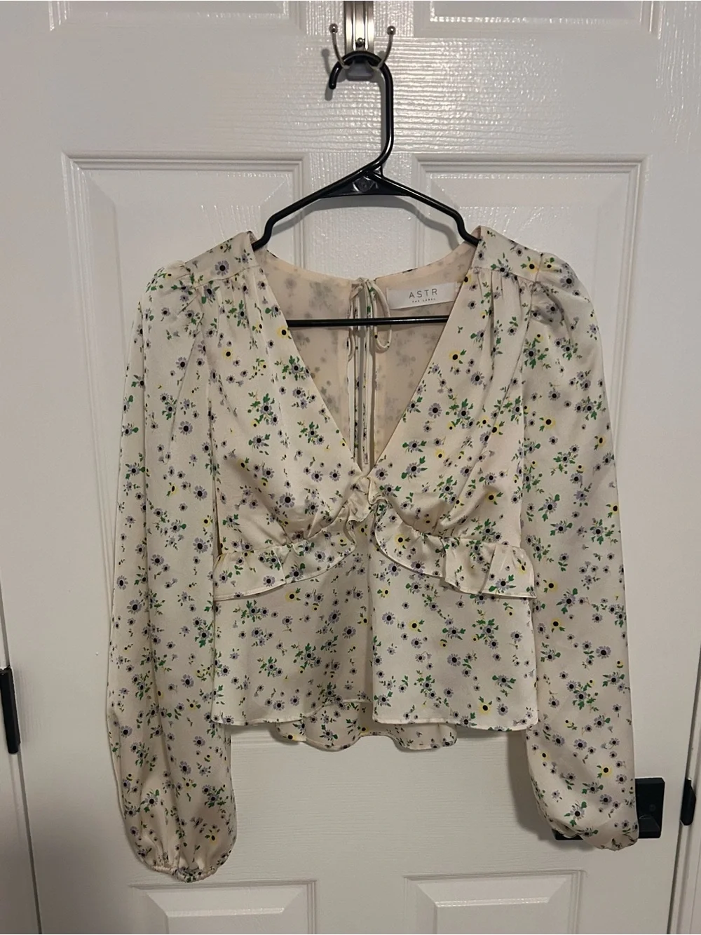 Astr Cream Floral Tie Back Ruffle V-Neck Blouse